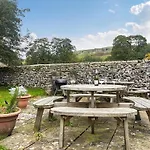 High Rylands Arncliffe