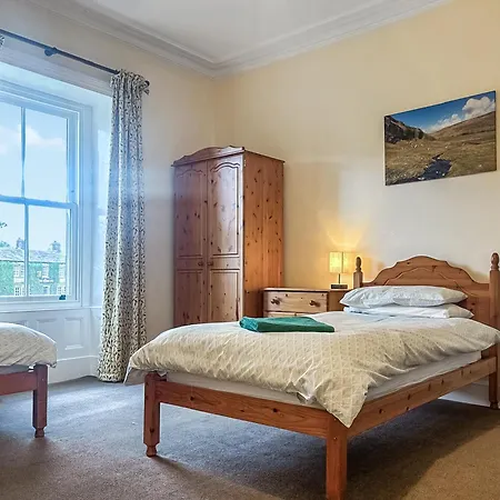 High Rylands Arncliffe