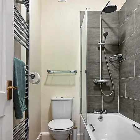 High Rylands * Arncliffe