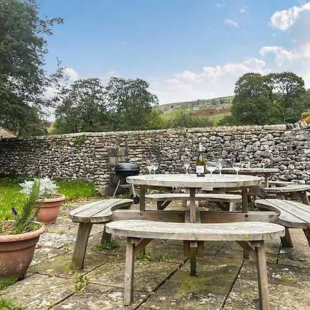 High Rylands Arncliffe